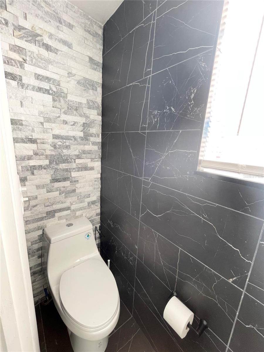 Image 16 of 22 For 3428 Ithaca Street N