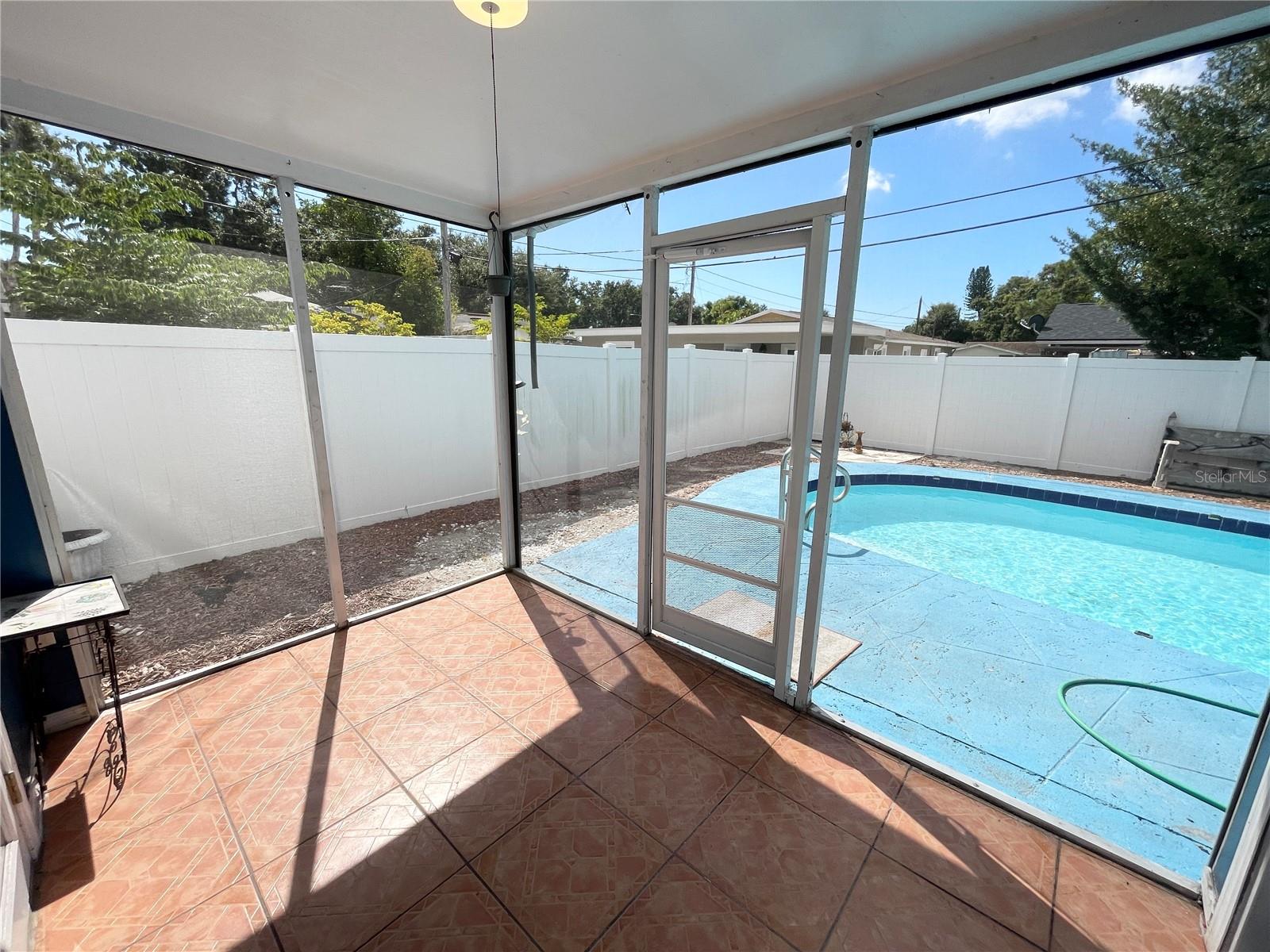 Image 18 of 22 For 3428 Ithaca Street N