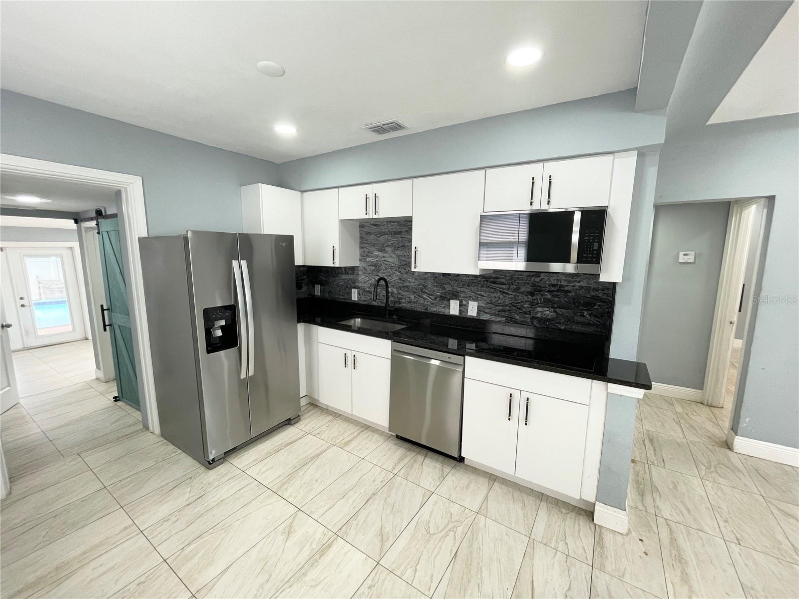 Image 6 of 22 For 3428 Ithaca Street N