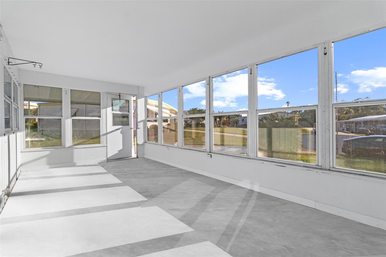 Image 17 of 31 For 29129 Johnston Road 2626