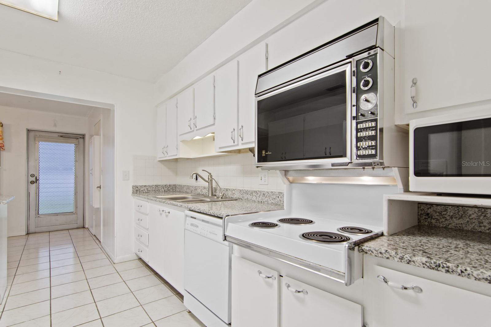 Image 9 of 36 For 11200 102nd Avenue 154