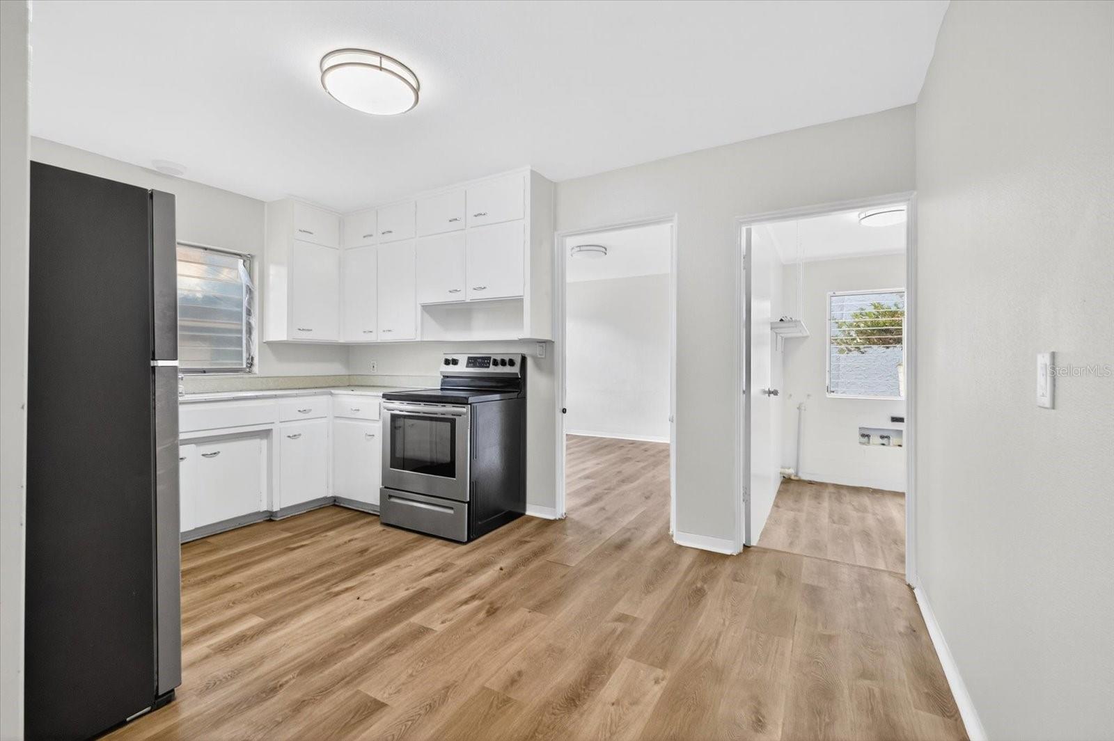 Image 14 of 35 For 318 Carey Place