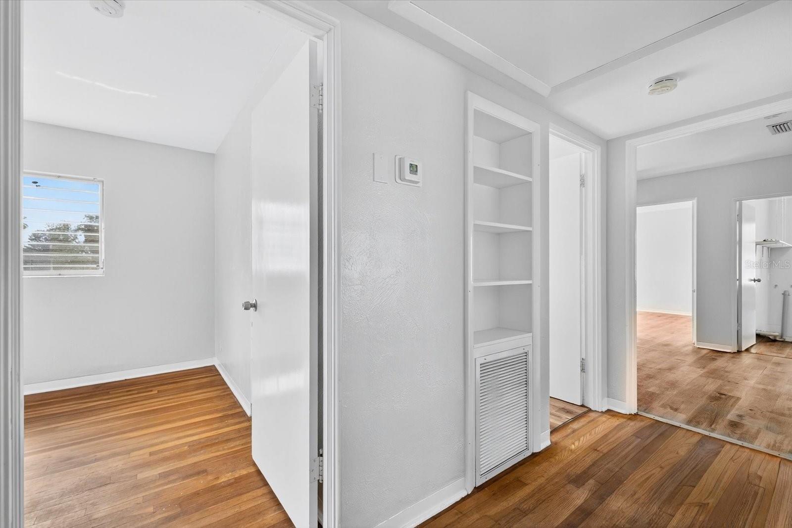 Image 19 of 35 For 318 Carey Place