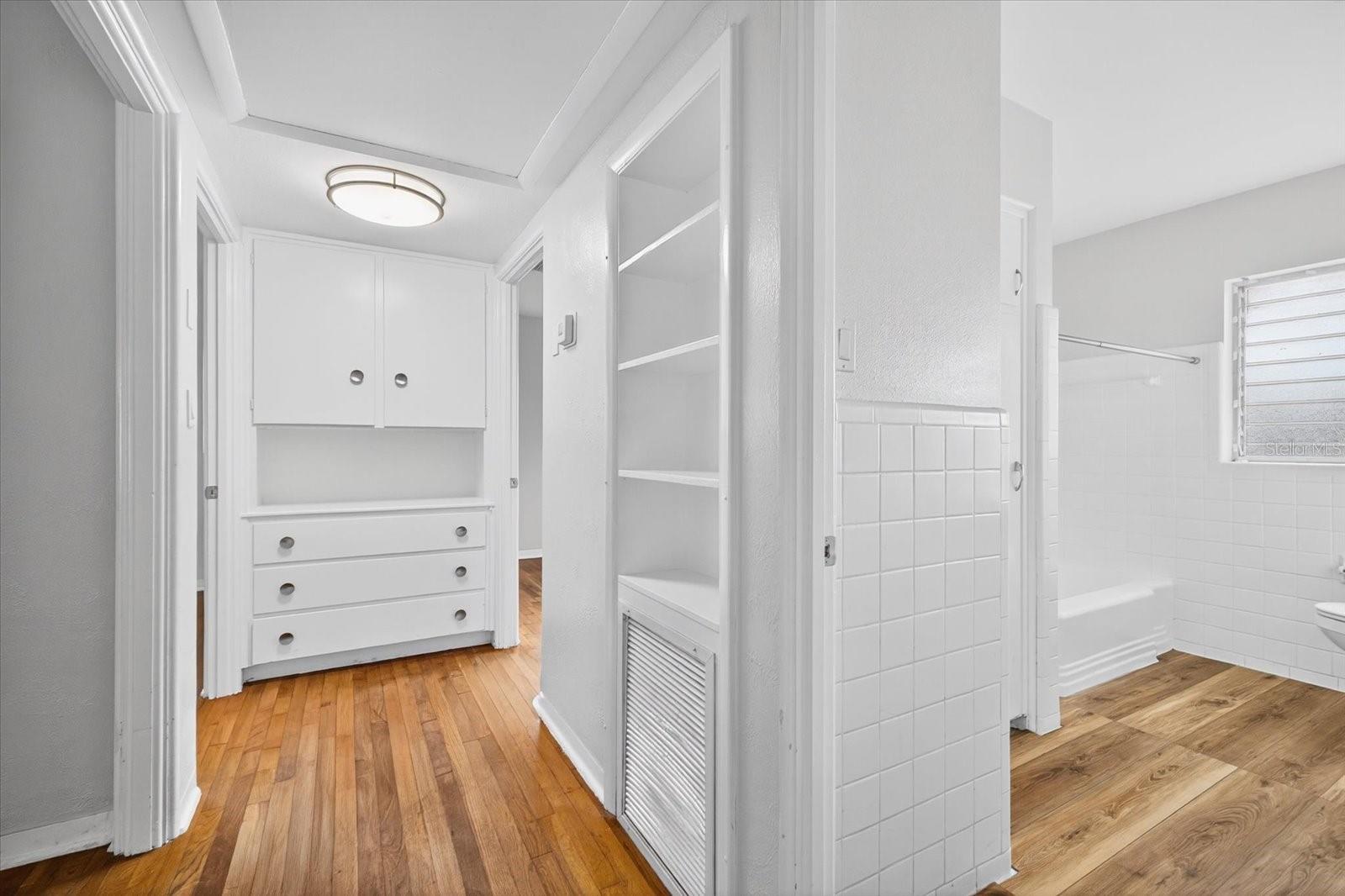 Image 20 of 35 For 318 Carey Place