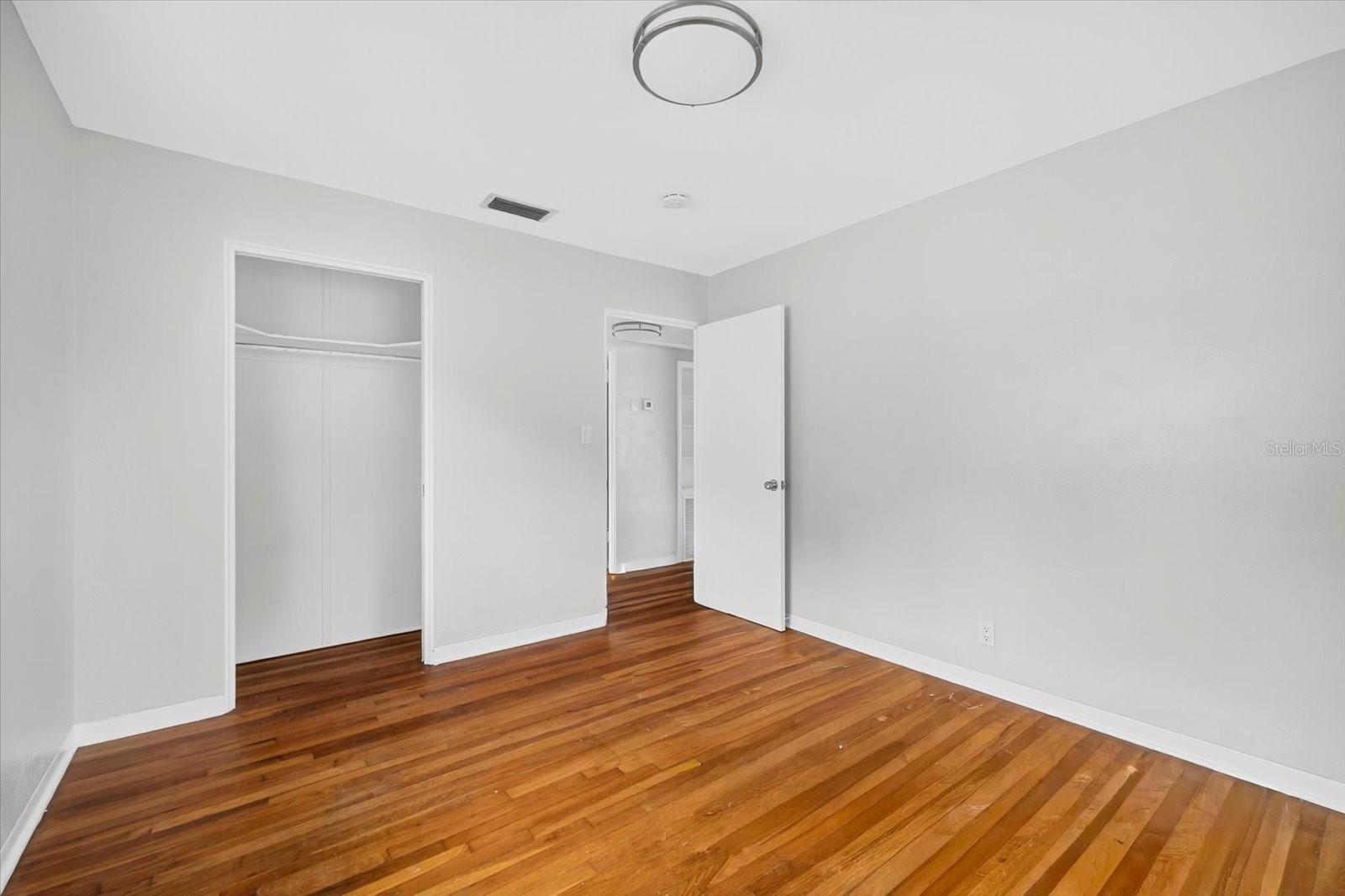 Image 22 of 35 For 318 Carey Place