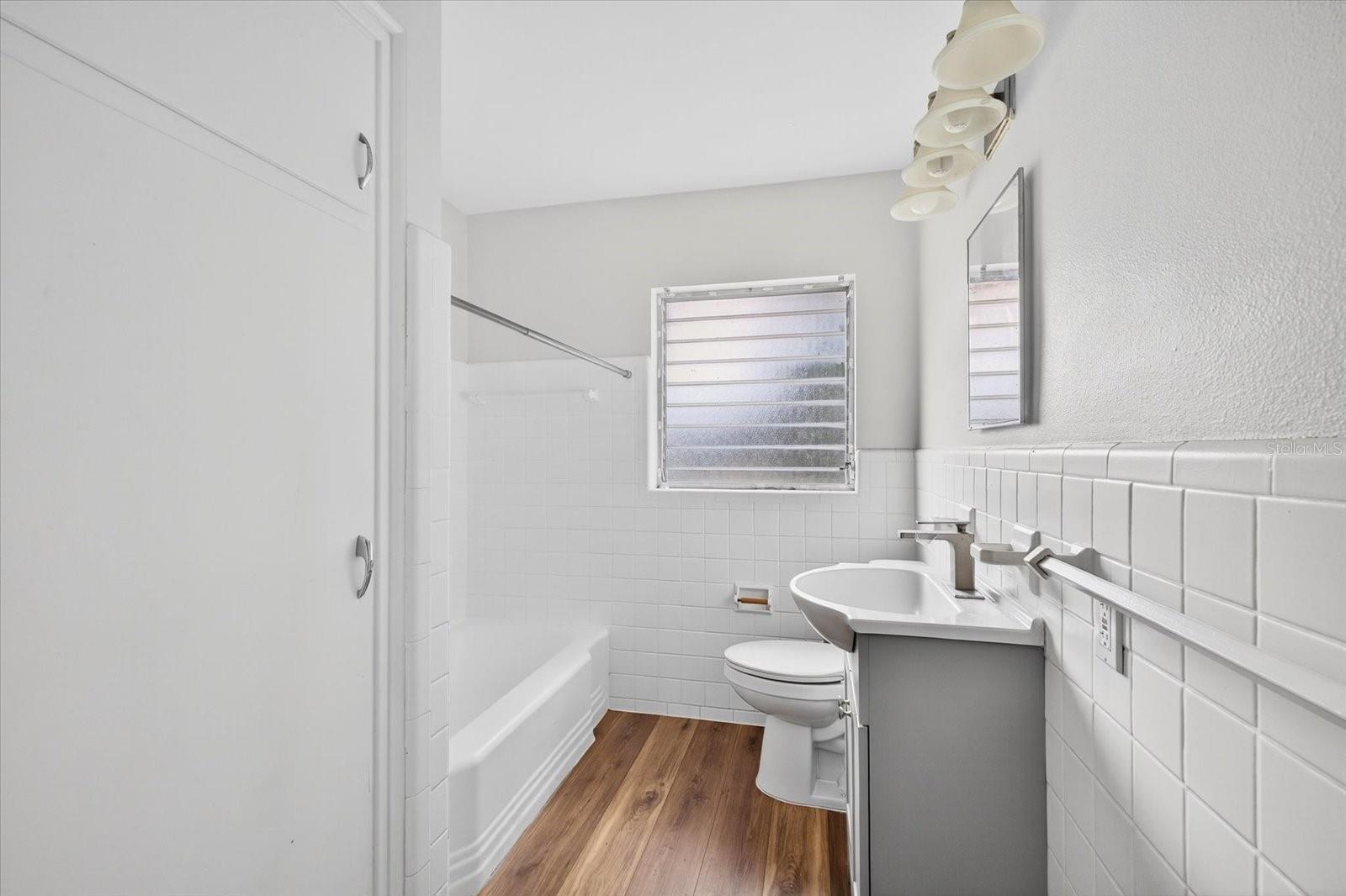 Image 25 of 35 For 318 Carey Place