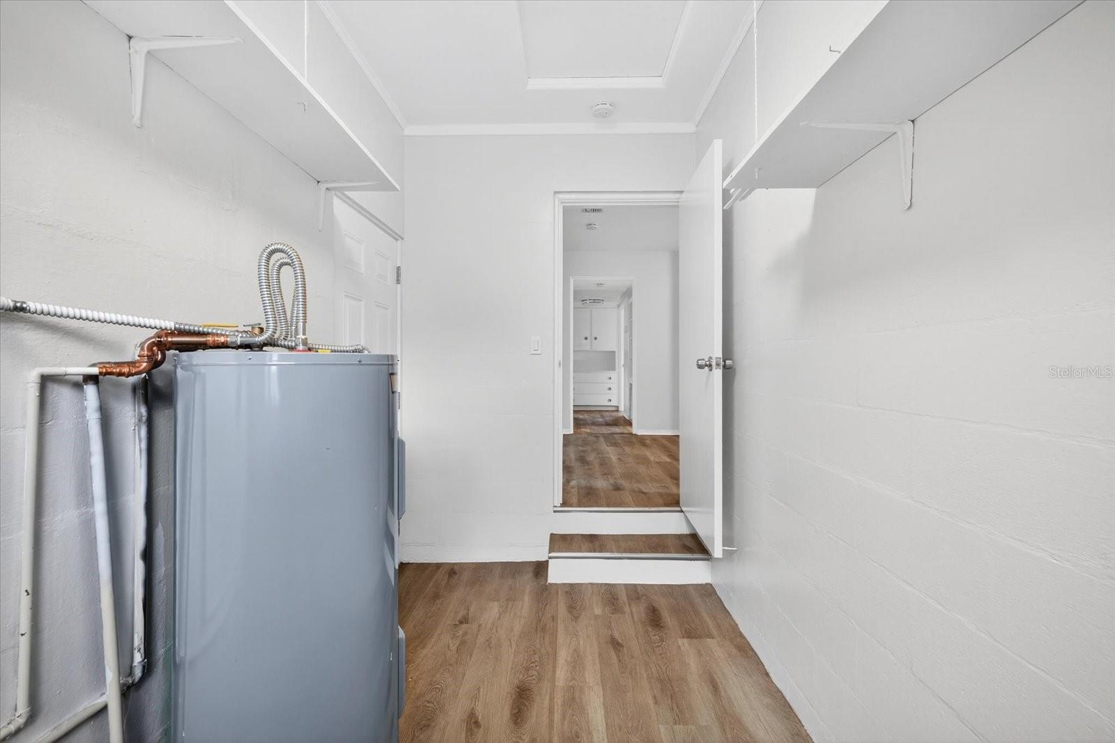 Image 28 of 35 For 318 Carey Place