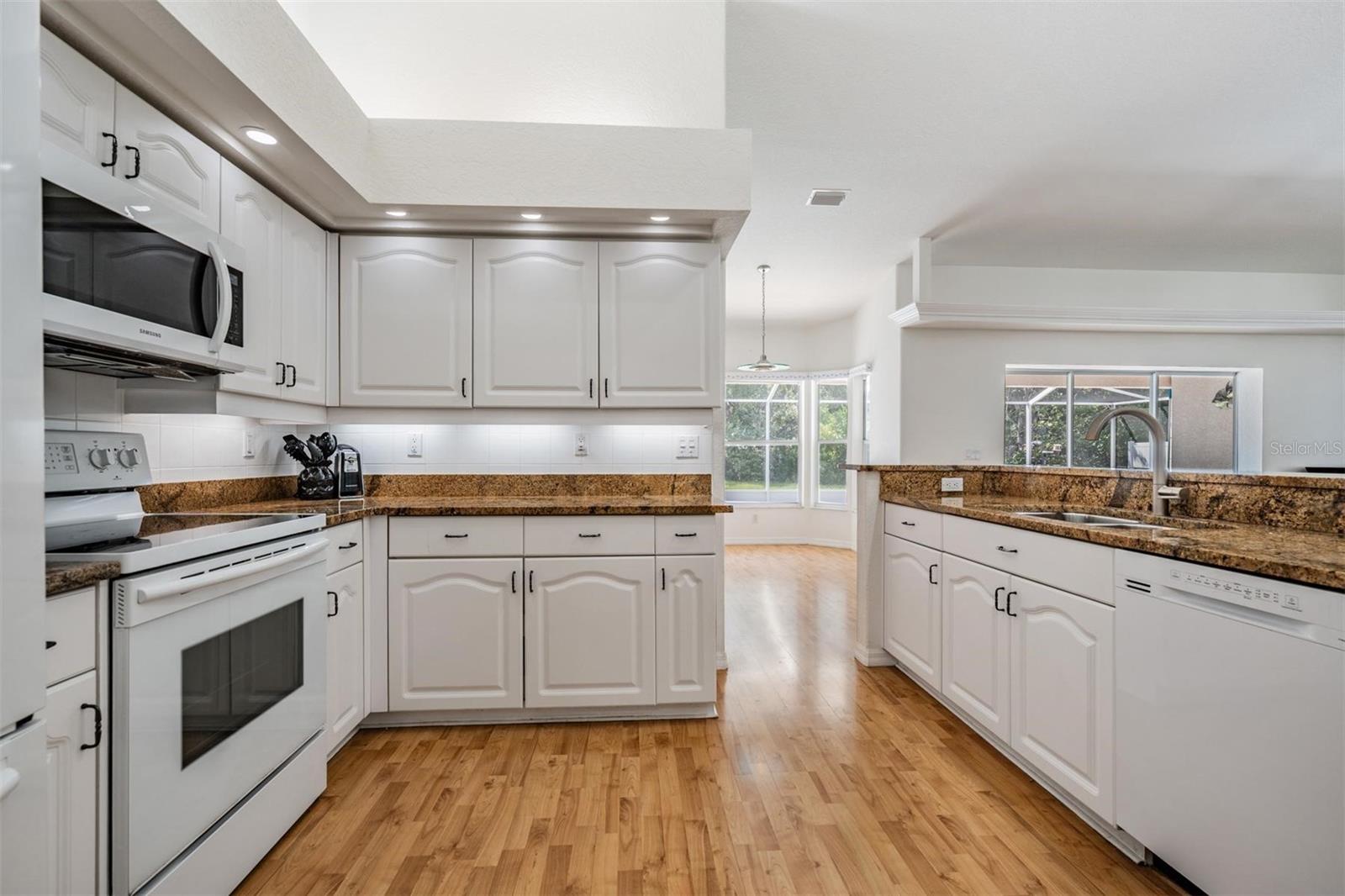 Image 6 of 33 For 3125 Ellington Way