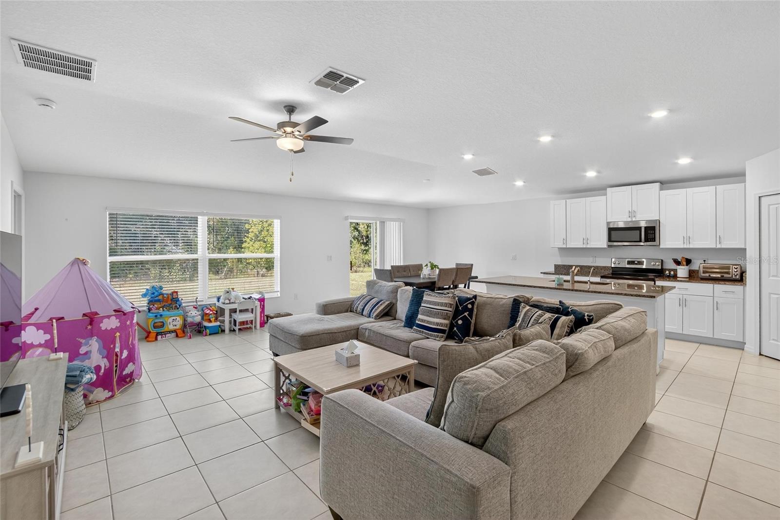 Image 10 of 66 For 1748 Red Loop