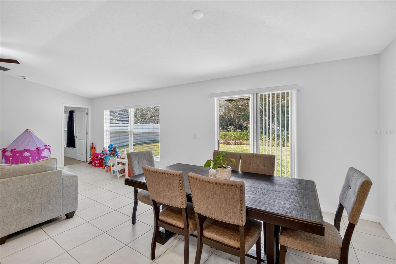 Image 11 of 66 For 1748 Red Loop