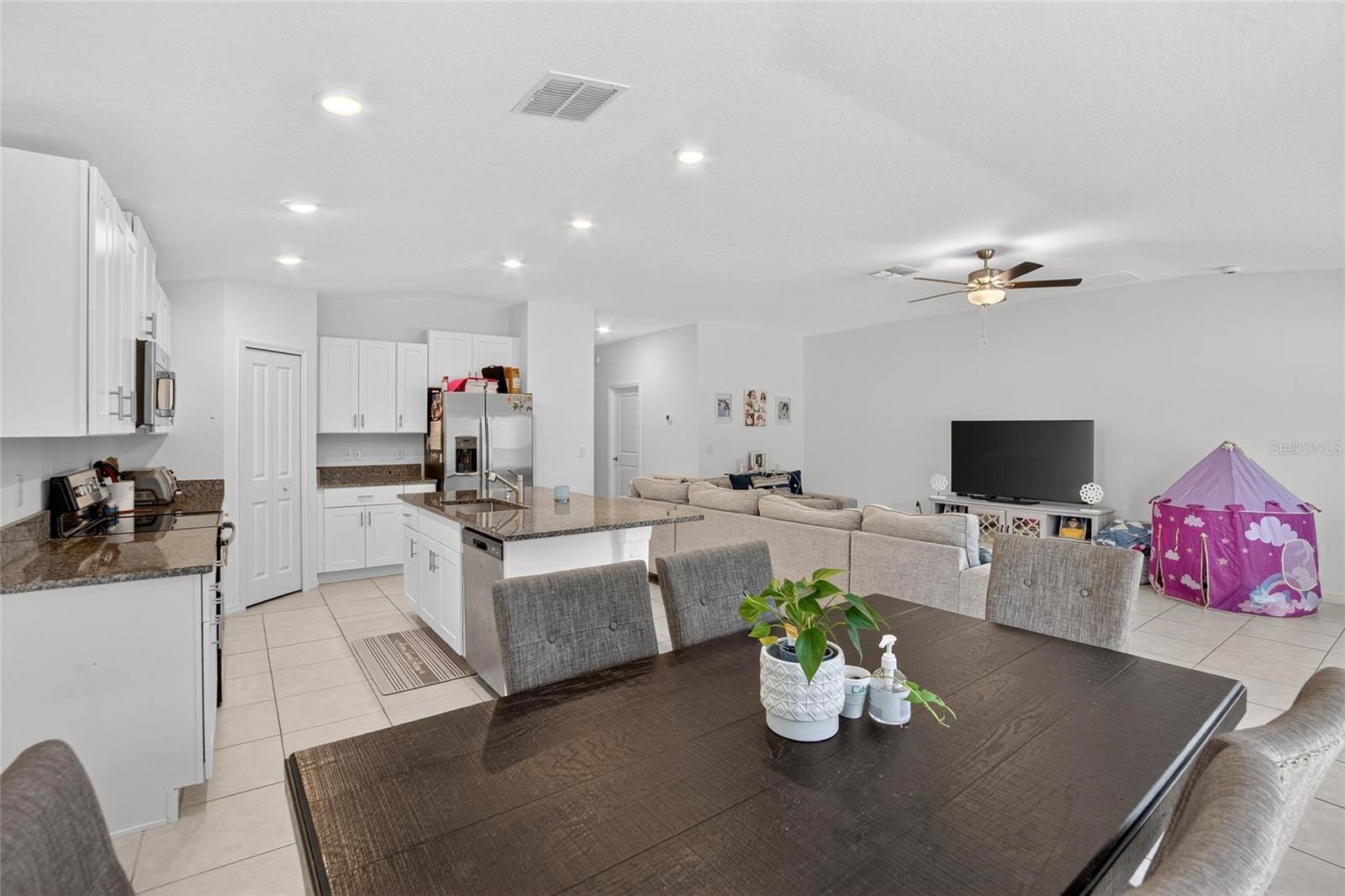 Image 12 of 66 For 1748 Red Loop