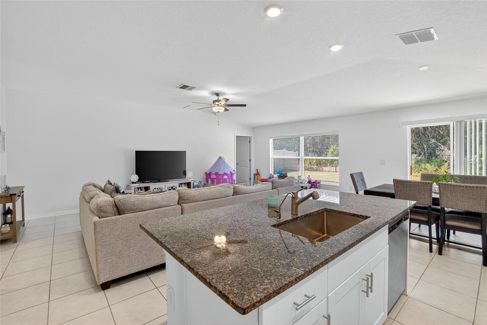 Image 14 of 66 For 1748 Red Loop