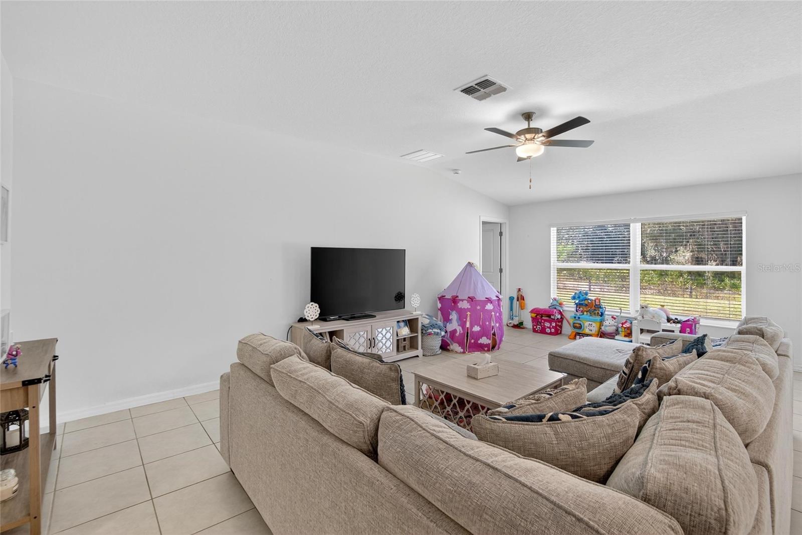 Image 17 of 66 For 1748 Red Loop