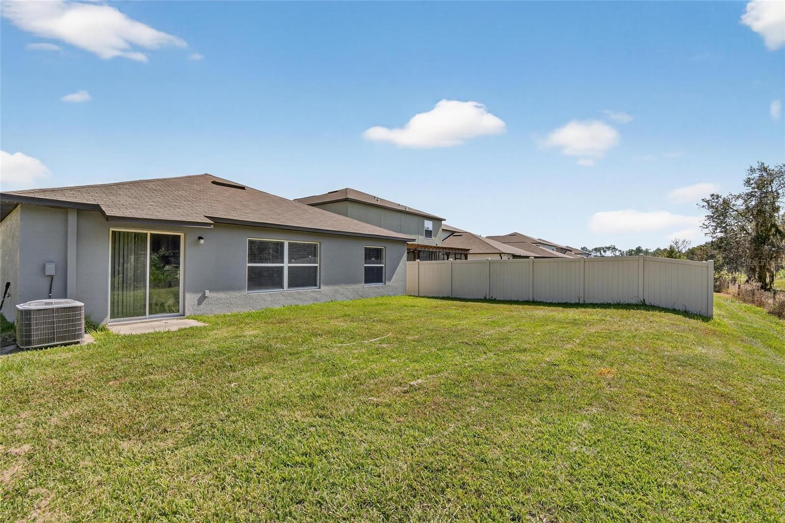 Image 5 of 66 For 1748 Red Loop