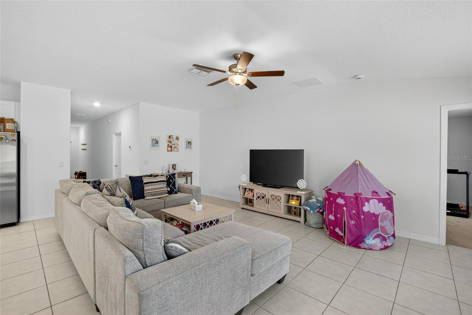 Image 9 of 66 For 1748 Red Loop