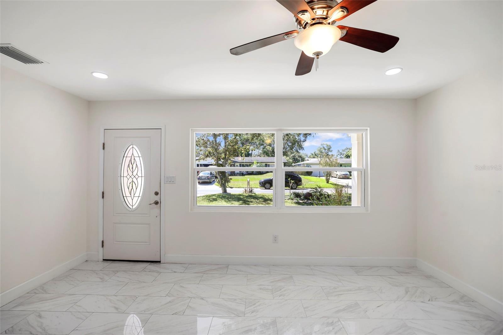Image 10 of 38 For 2014 Pinehurst Drive