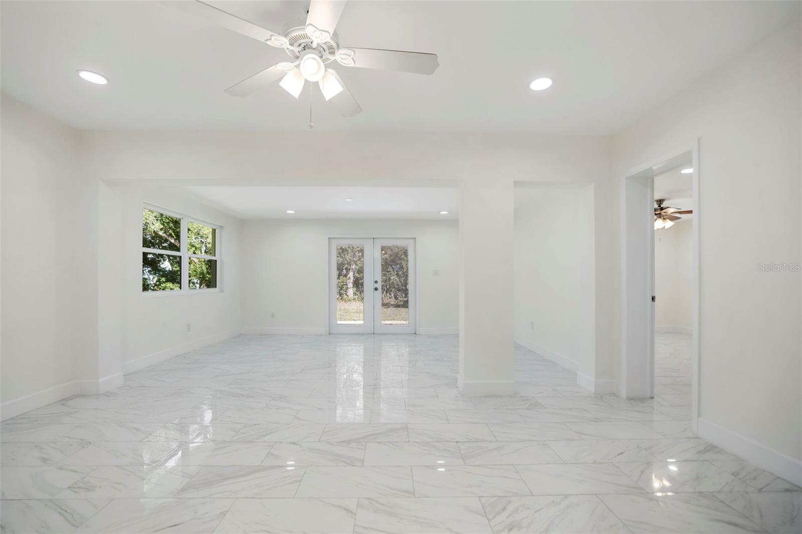 Image 13 of 38 For 2014 Pinehurst Drive