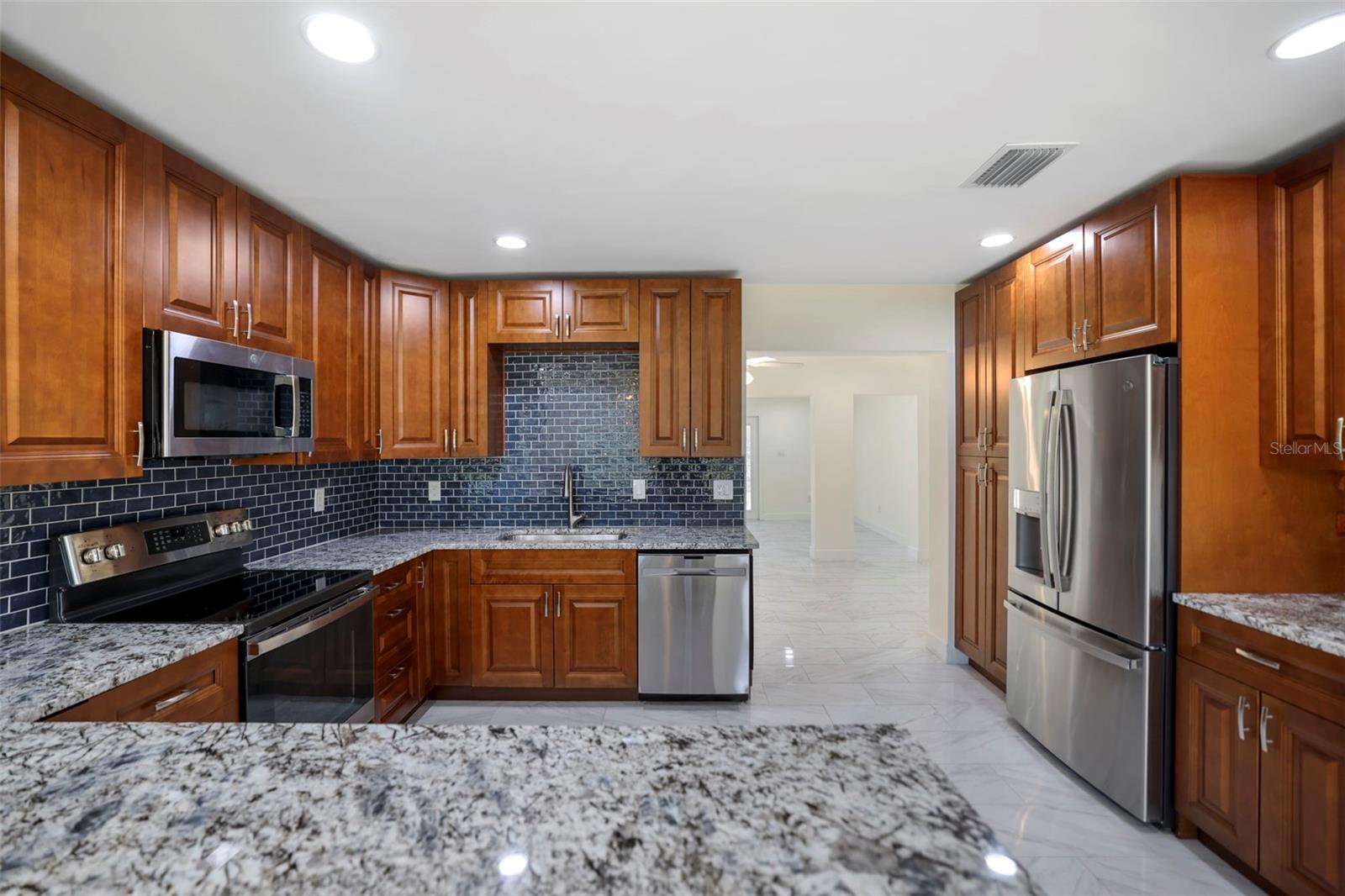 Image 15 of 38 For 2014 Pinehurst Drive