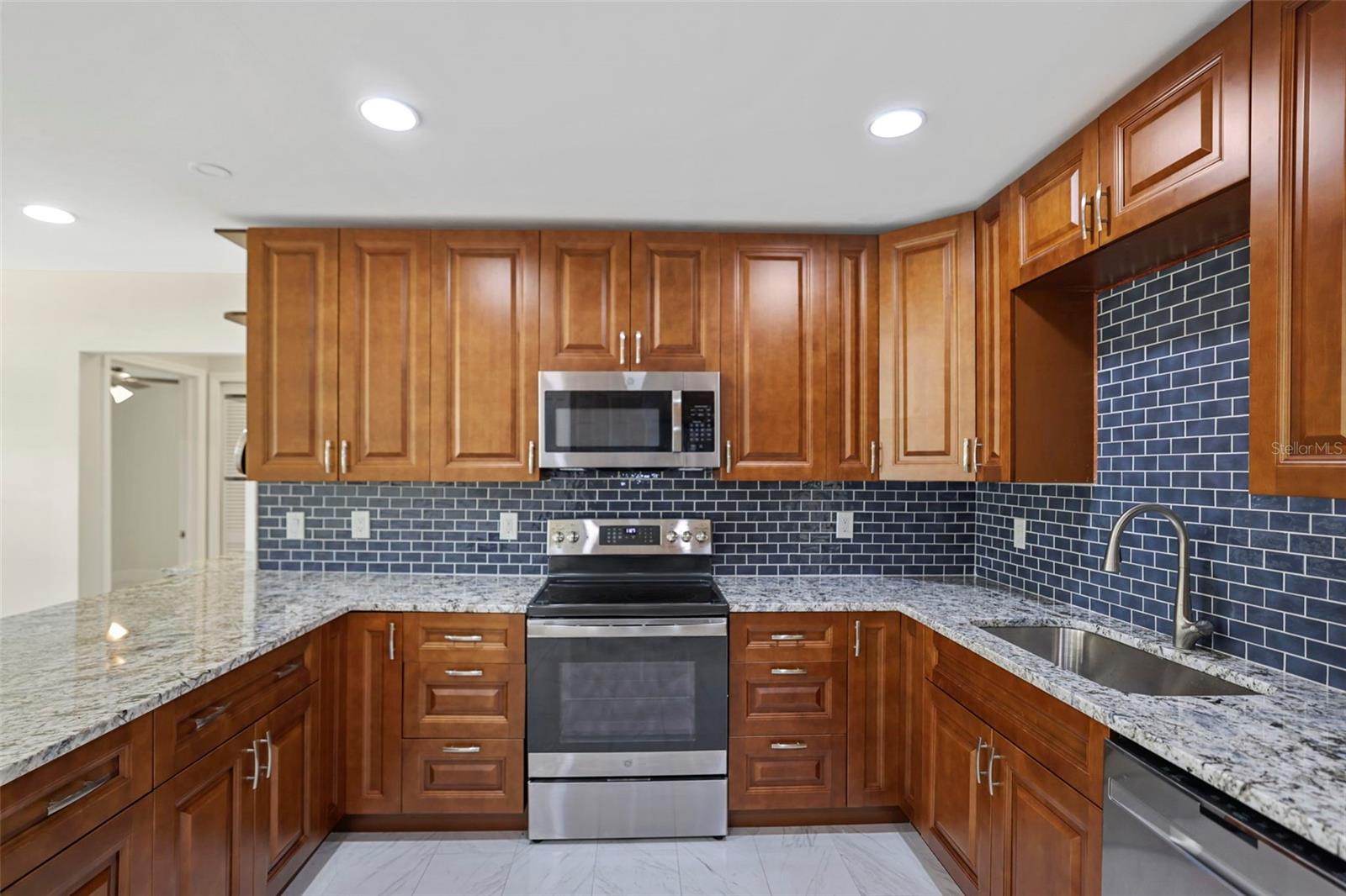 Image 2 of 38 For 2014 Pinehurst Drive