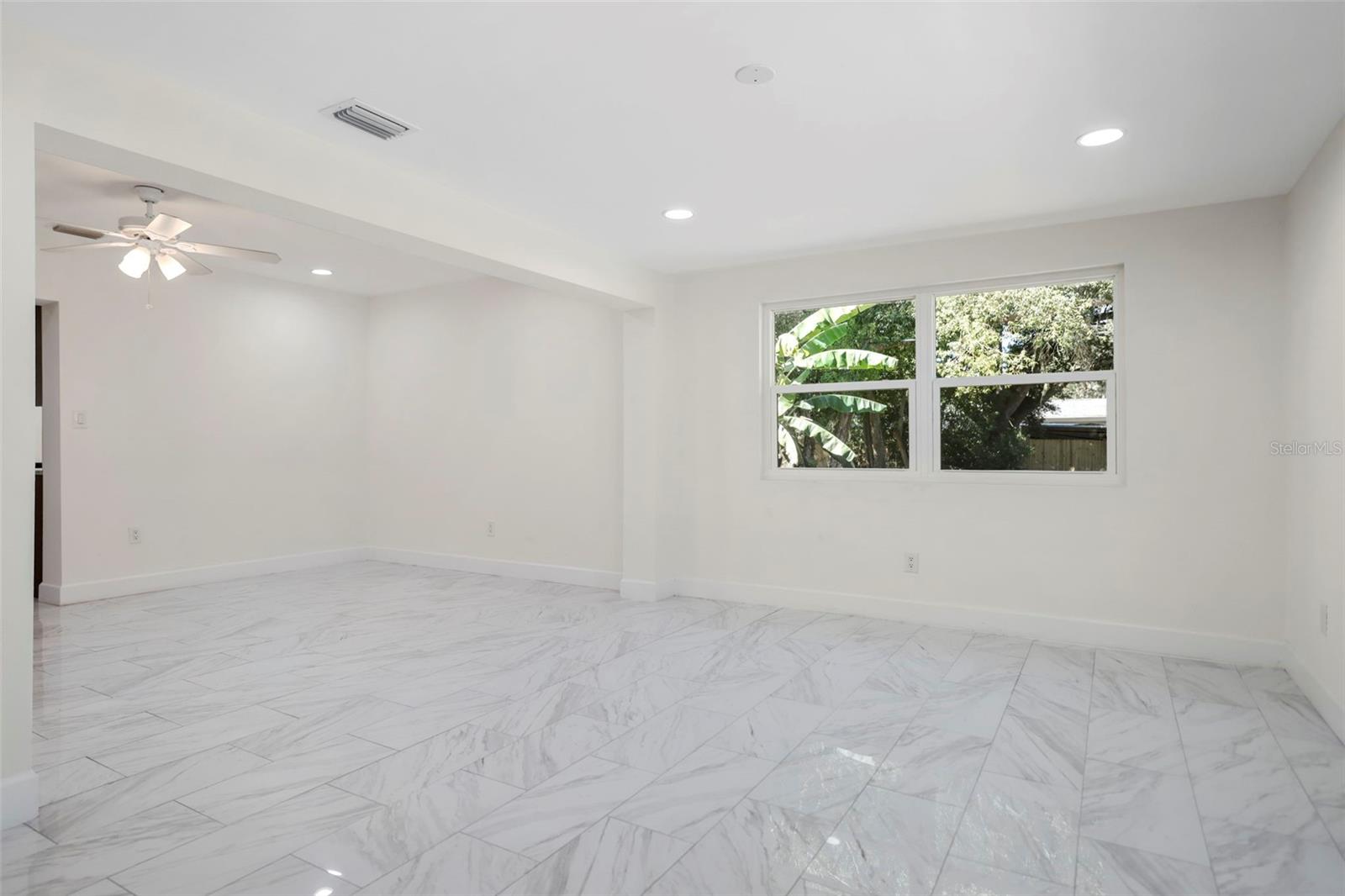 Image 22 of 38 For 2014 Pinehurst Drive