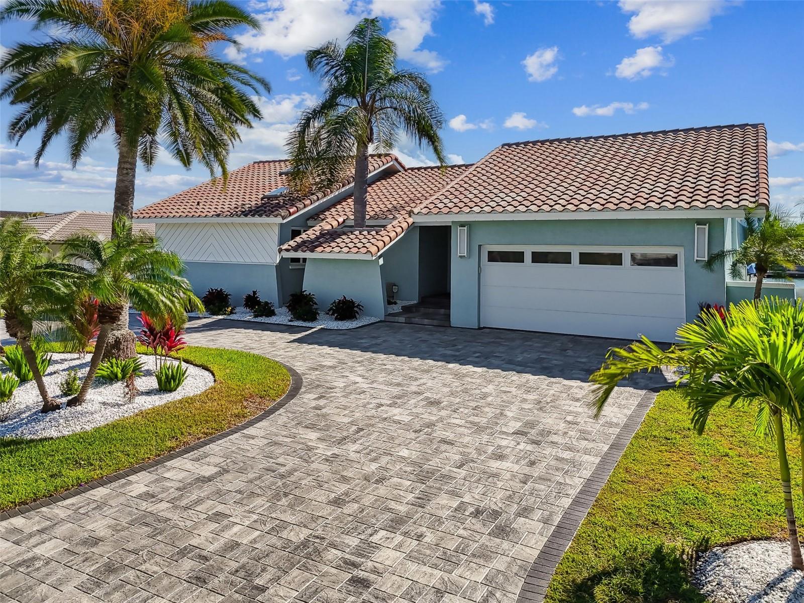 Details for 320 Belle Isle Avenue, BELLEAIR BEACH, FL 33786