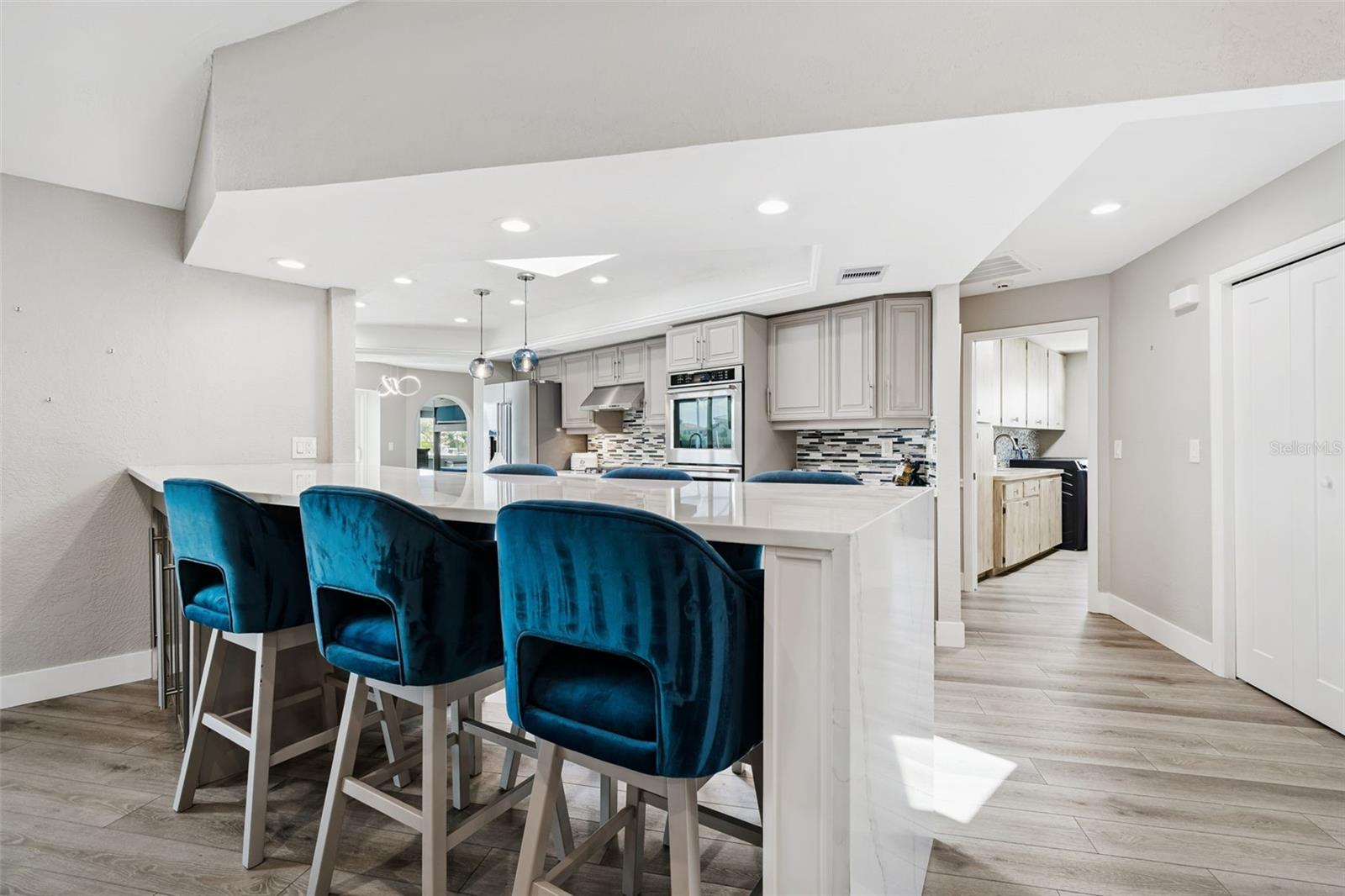 Listing photo id 9 for 320 Belle Isle Avenue