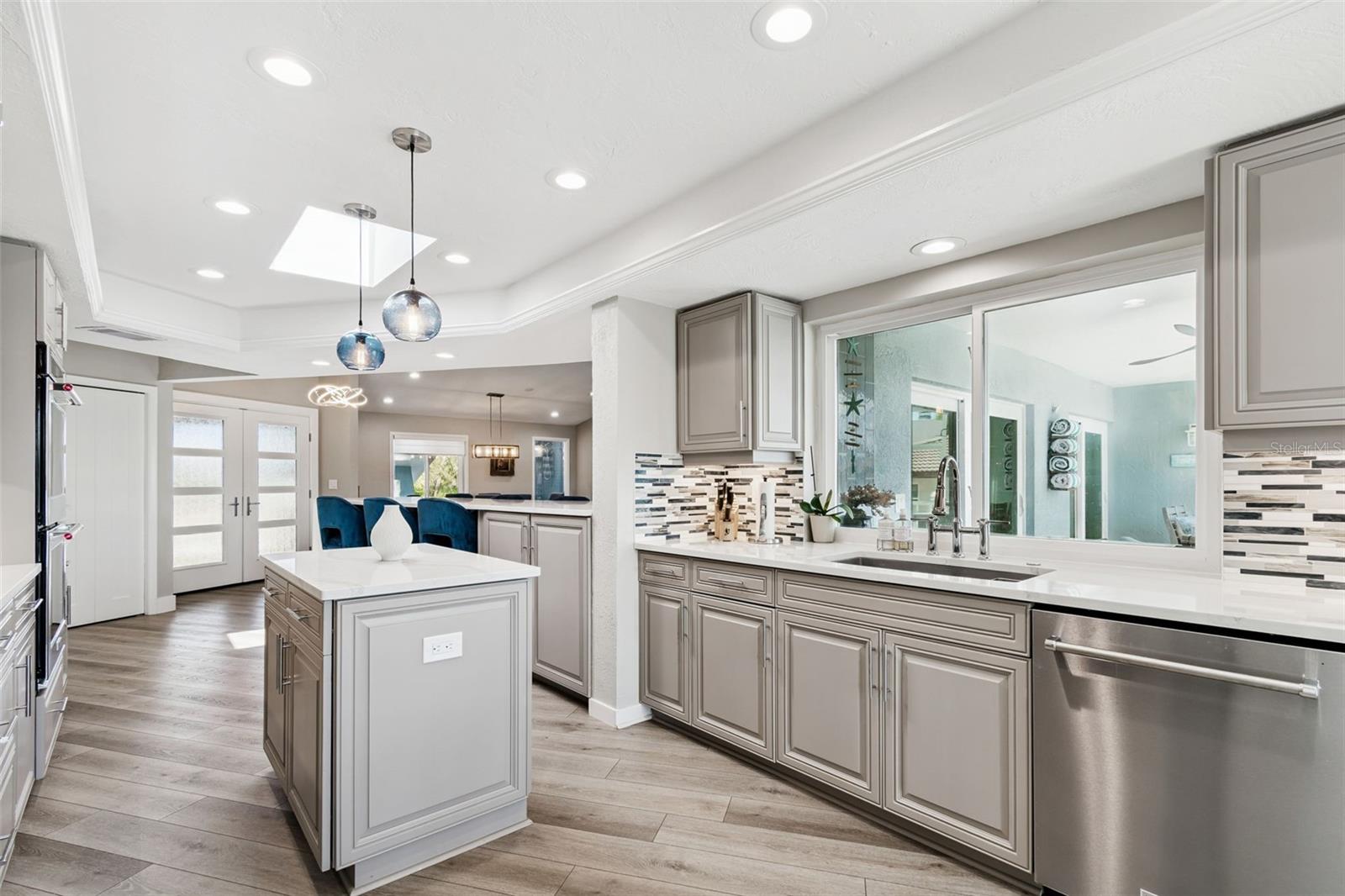 Listing photo id 13 for 320 Belle Isle Avenue