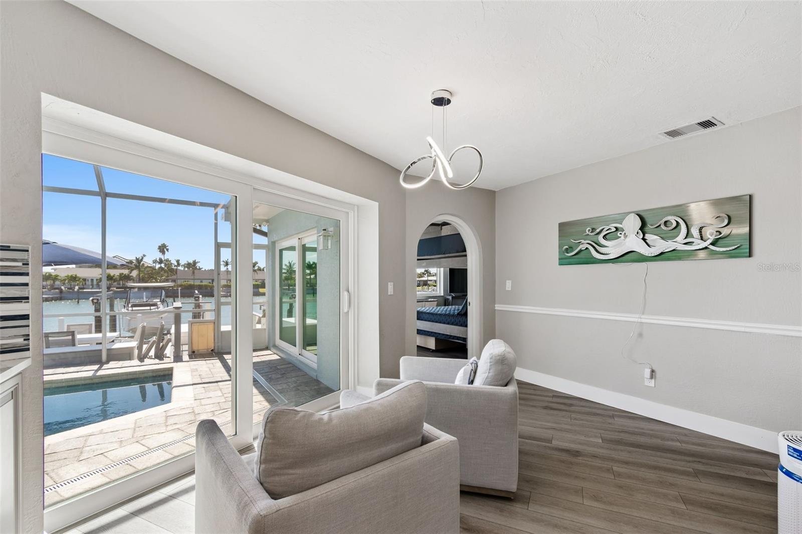 Listing photo id 15 for 320 Belle Isle Avenue