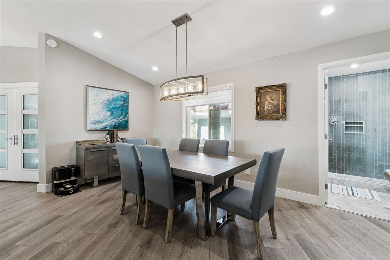 Listing photo id 17 for 320 Belle Isle Avenue