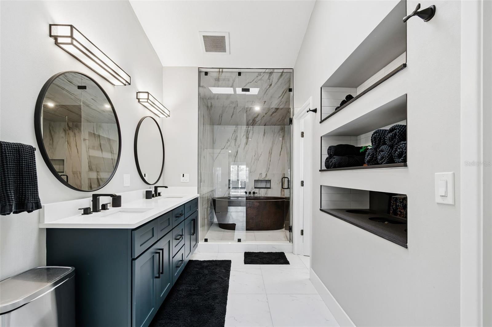 Listing photo id 21 for 320 Belle Isle Avenue