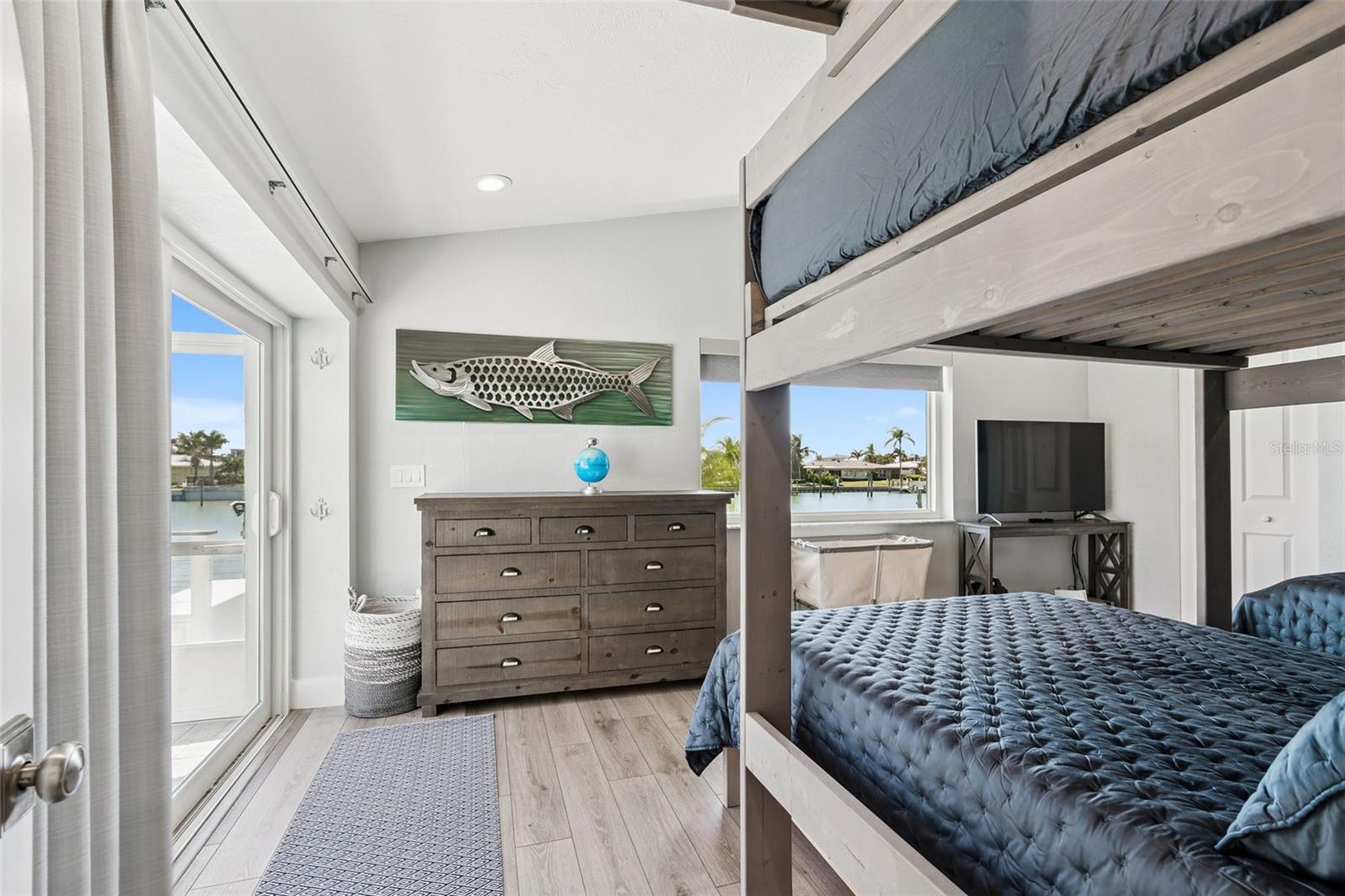Listing photo id 26 for 320 Belle Isle Avenue