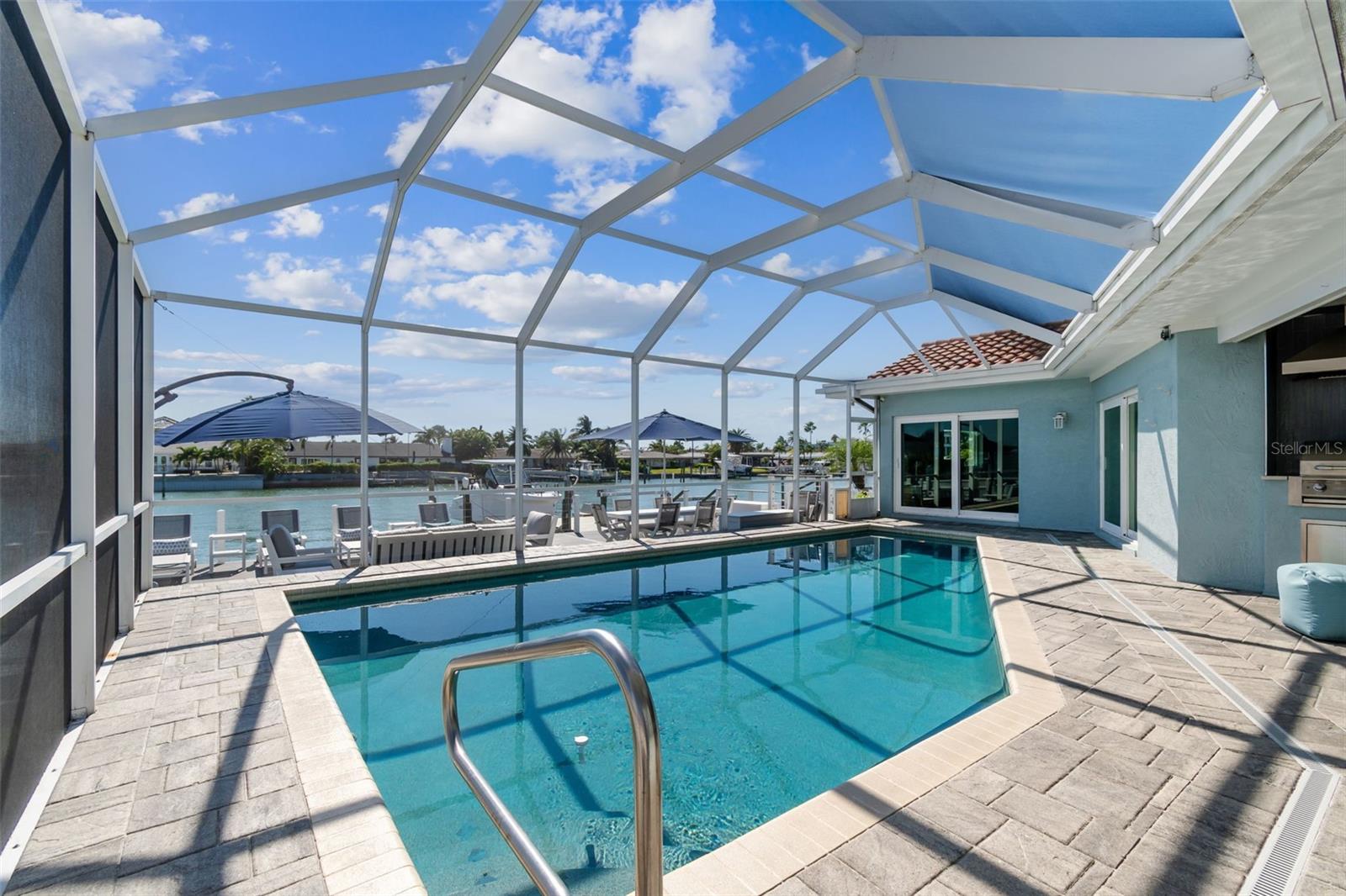Listing photo id 38 for 320 Belle Isle Avenue