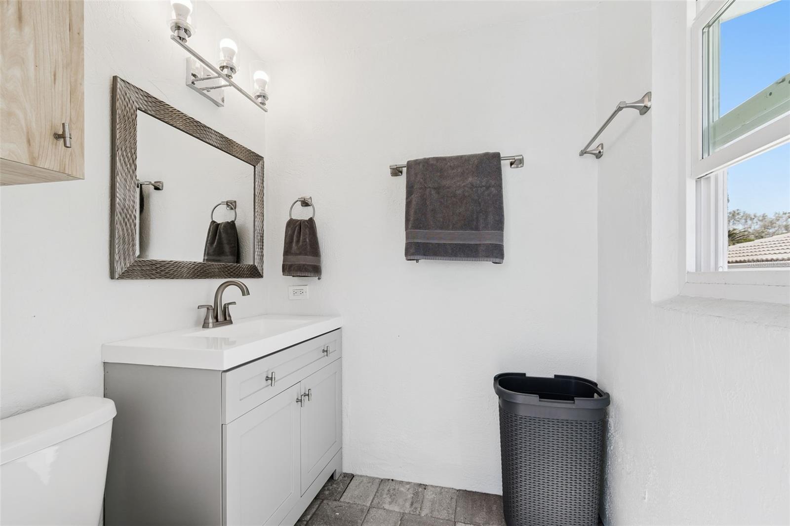 Listing photo id 46 for 320 Belle Isle Avenue