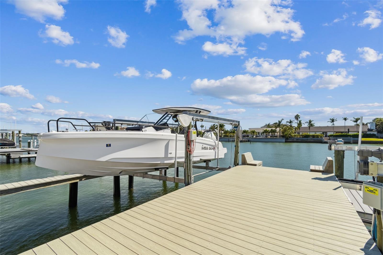 Listing photo id 53 for 320 Belle Isle Avenue