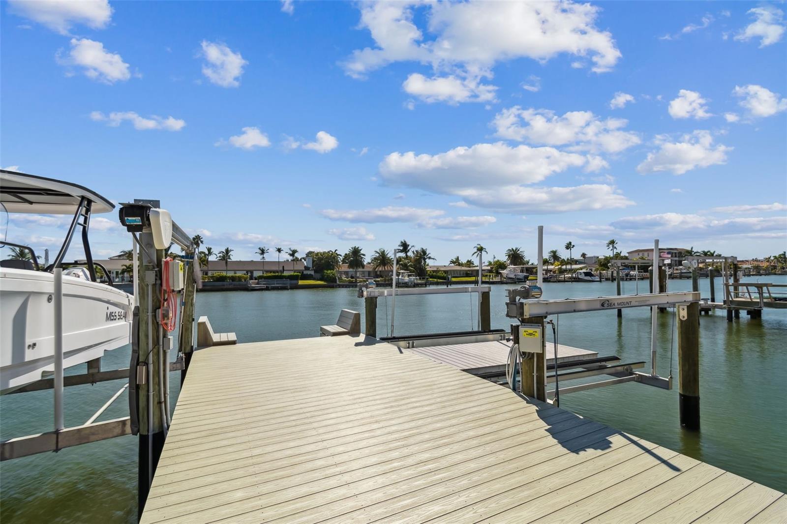 Listing photo id 54 for 320 Belle Isle Avenue
