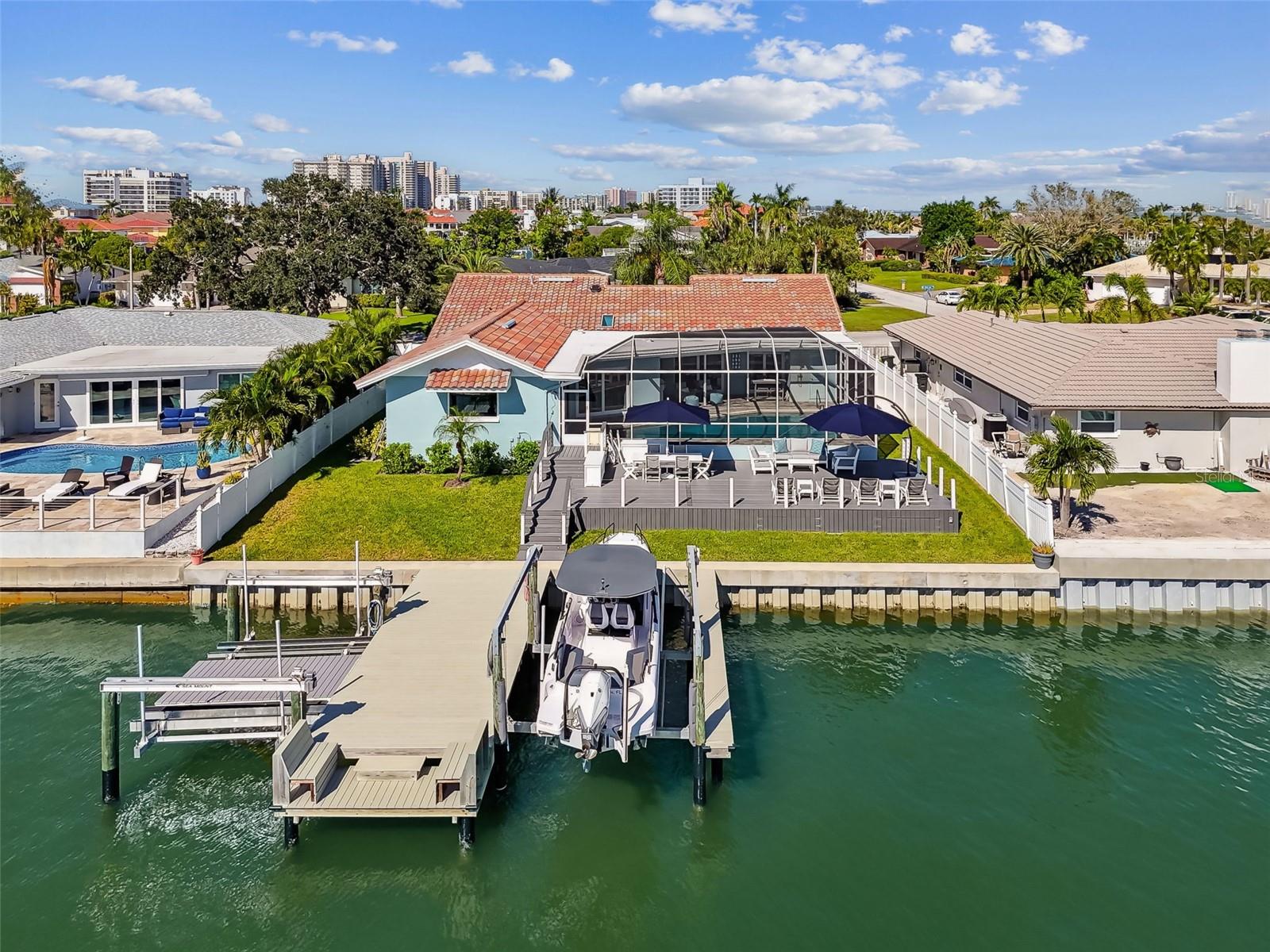 Listing photo id 5 for 320 Belle Isle Avenue