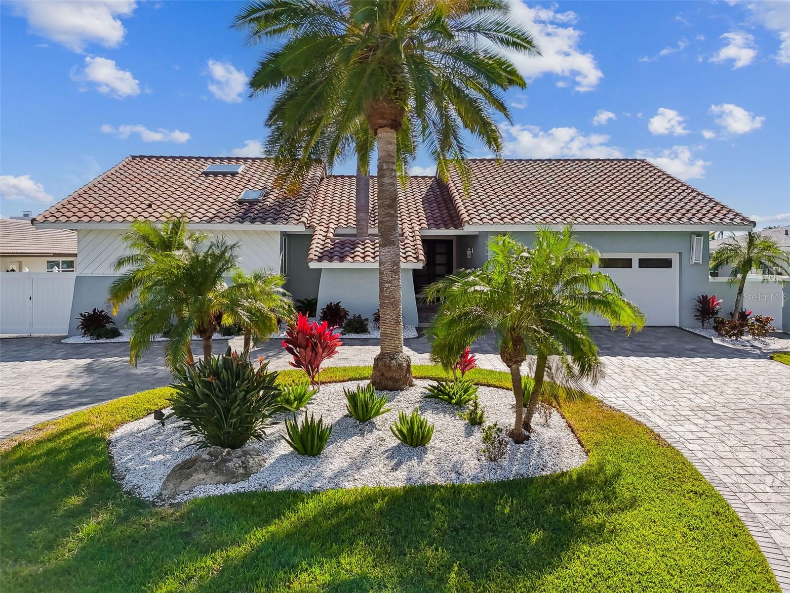 Listing photo id 6 for 320 Belle Isle Avenue