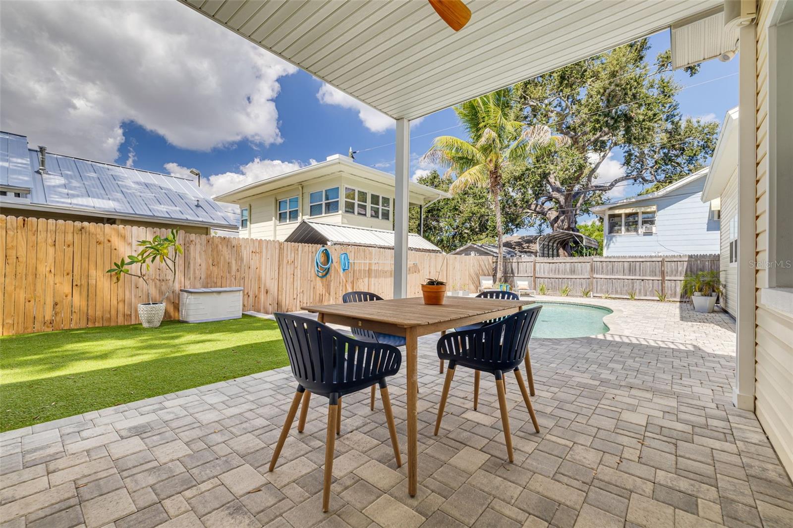 Image 12 of 38 For 859 23rd Avenue N