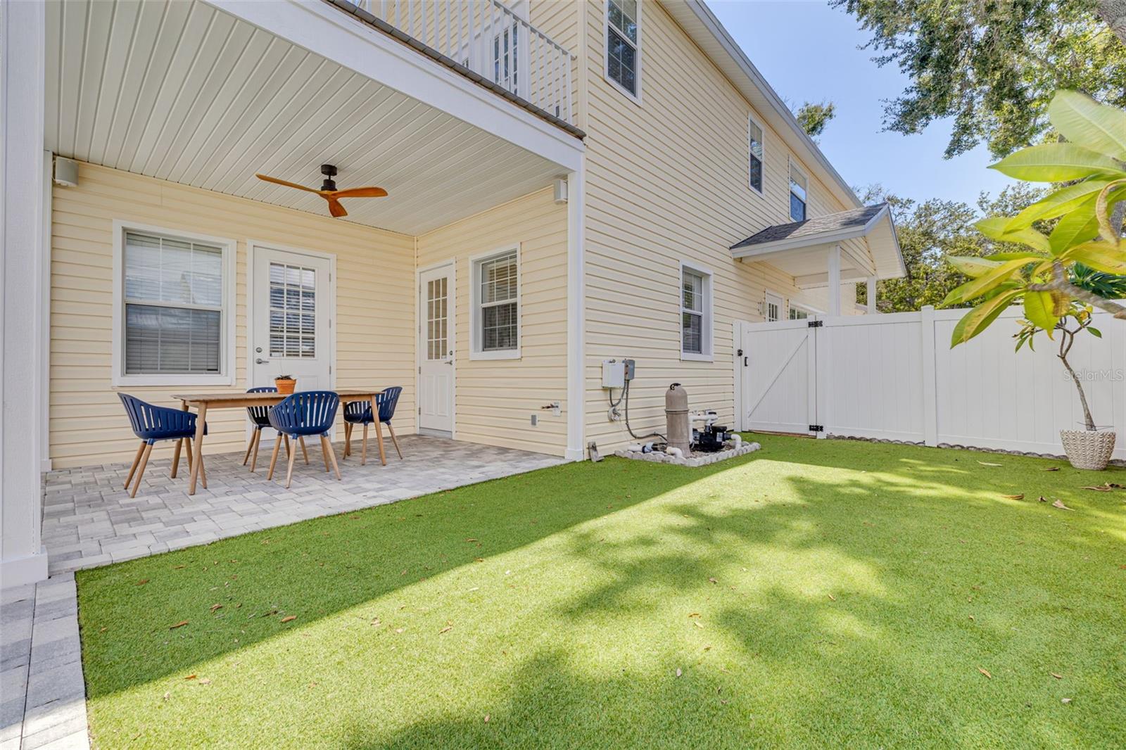 Image 13 of 38 For 859 23rd Avenue N