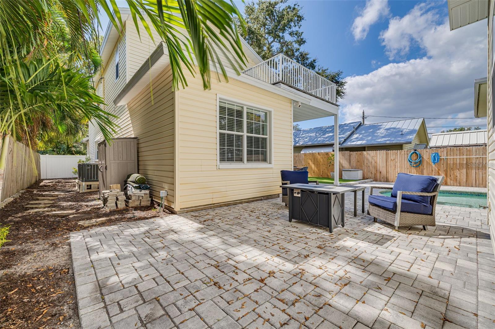 Image 17 of 38 For 859 23rd Avenue N