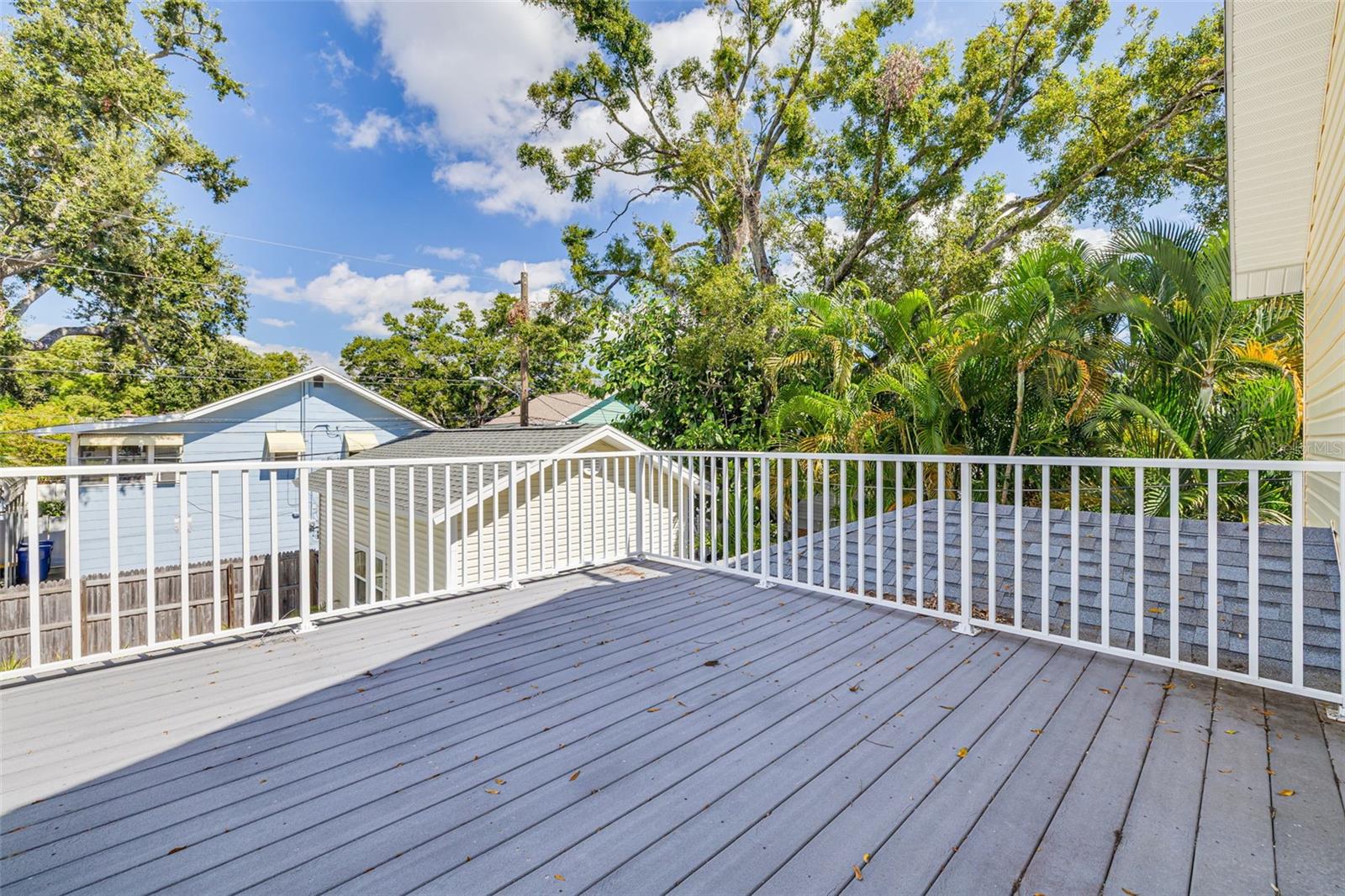 Image 18 of 38 For 859 23rd Avenue N