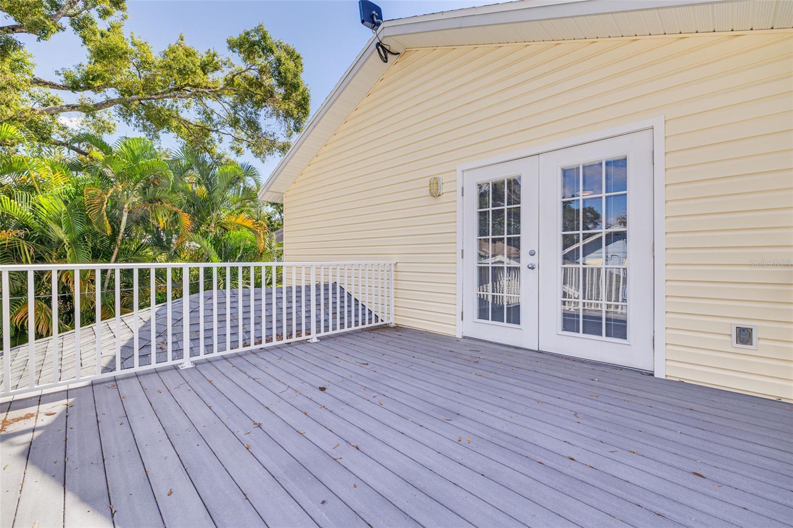 Image 20 of 38 For 859 23rd Avenue N