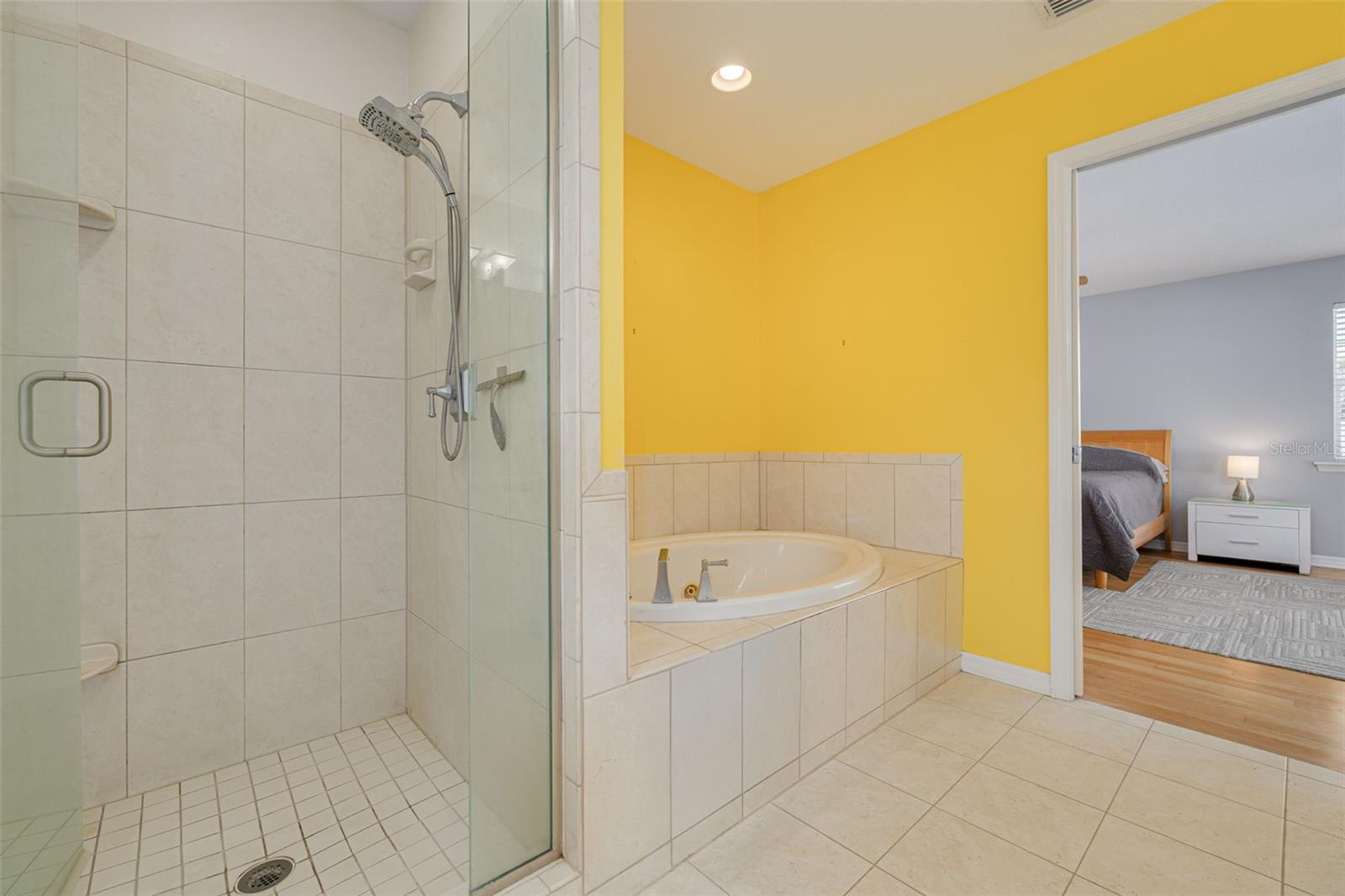 Image 25 of 38 For 859 23rd Avenue N