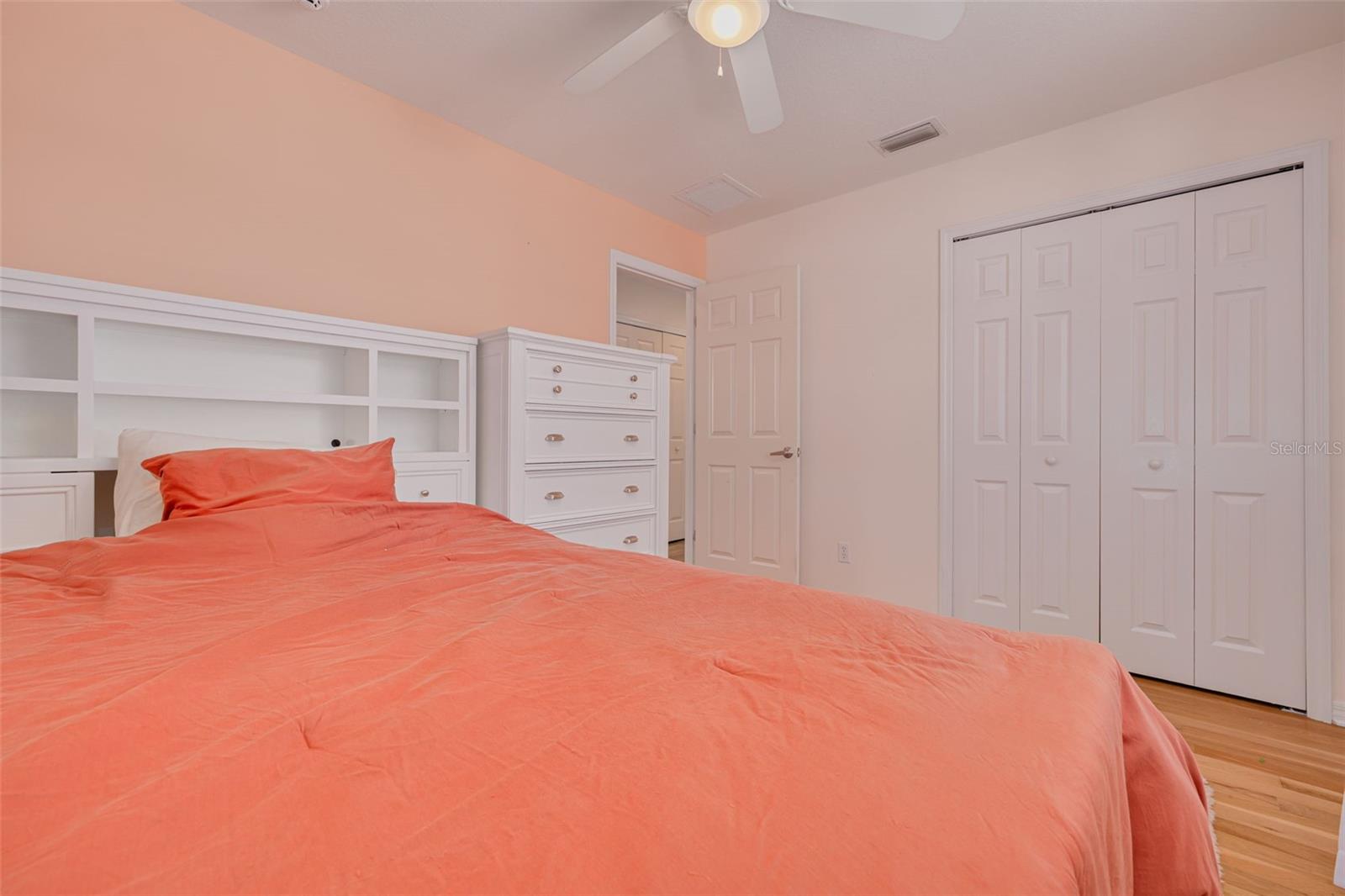 Image 30 of 38 For 859 23rd Avenue N