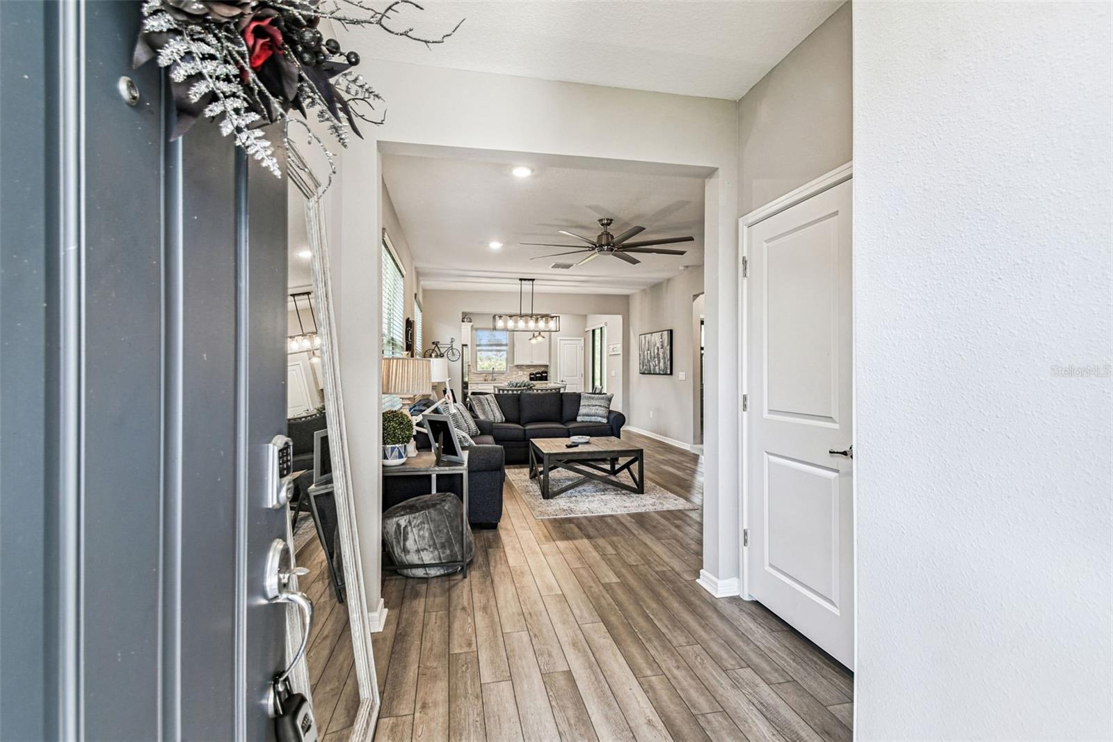 Image 5 of 91 For 19437 Ship Wheel Way