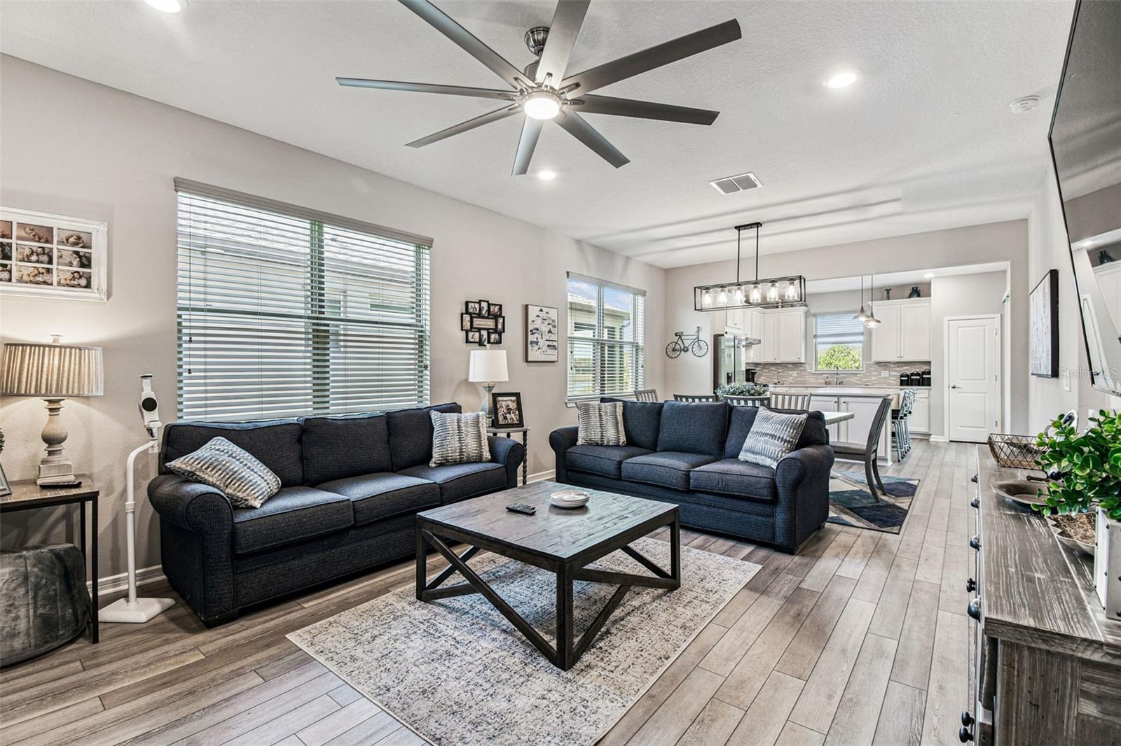 Image 8 of 91 For 19437 Ship Wheel Way