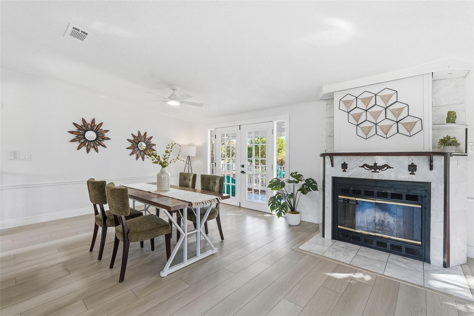 Image 18 of 46 For 9744 Silverbend Drive