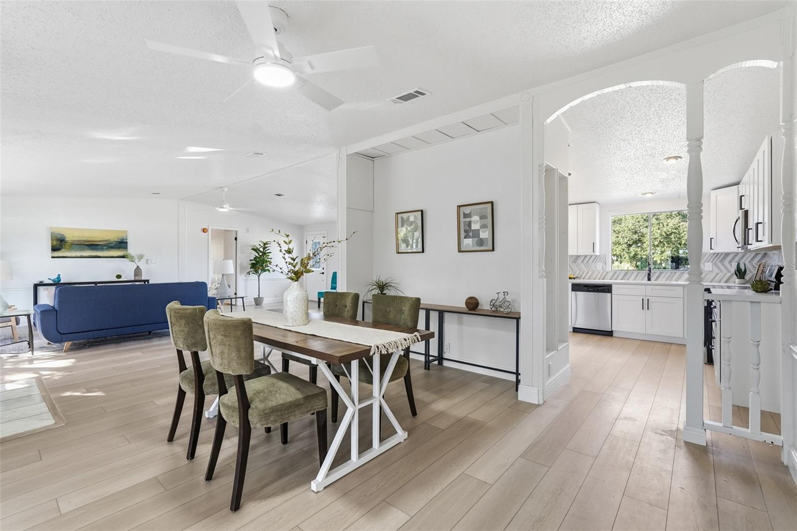 Image 19 of 46 For 9744 Silverbend Drive