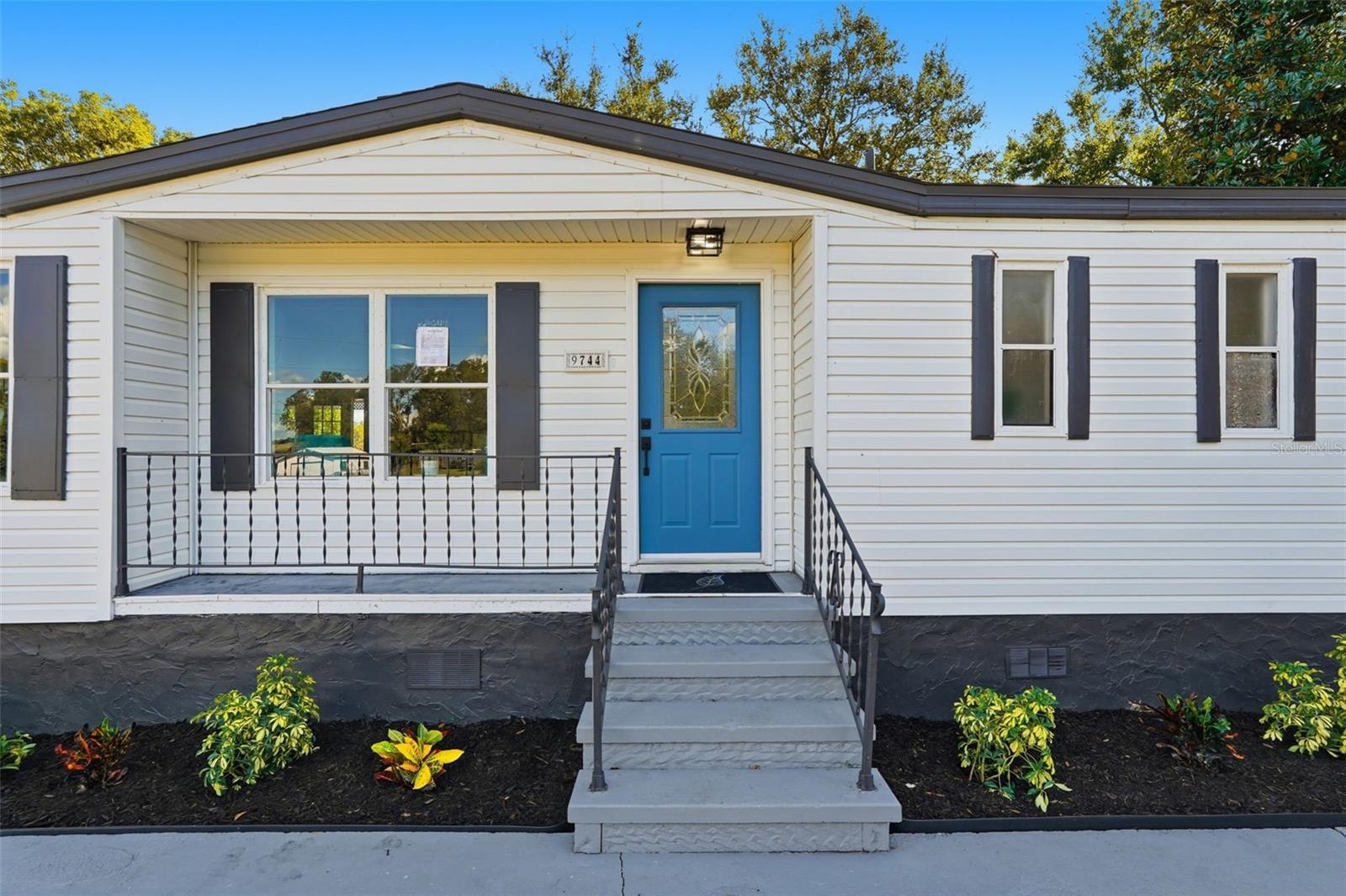 Image 2 of 46 For 9744 Silverbend Drive