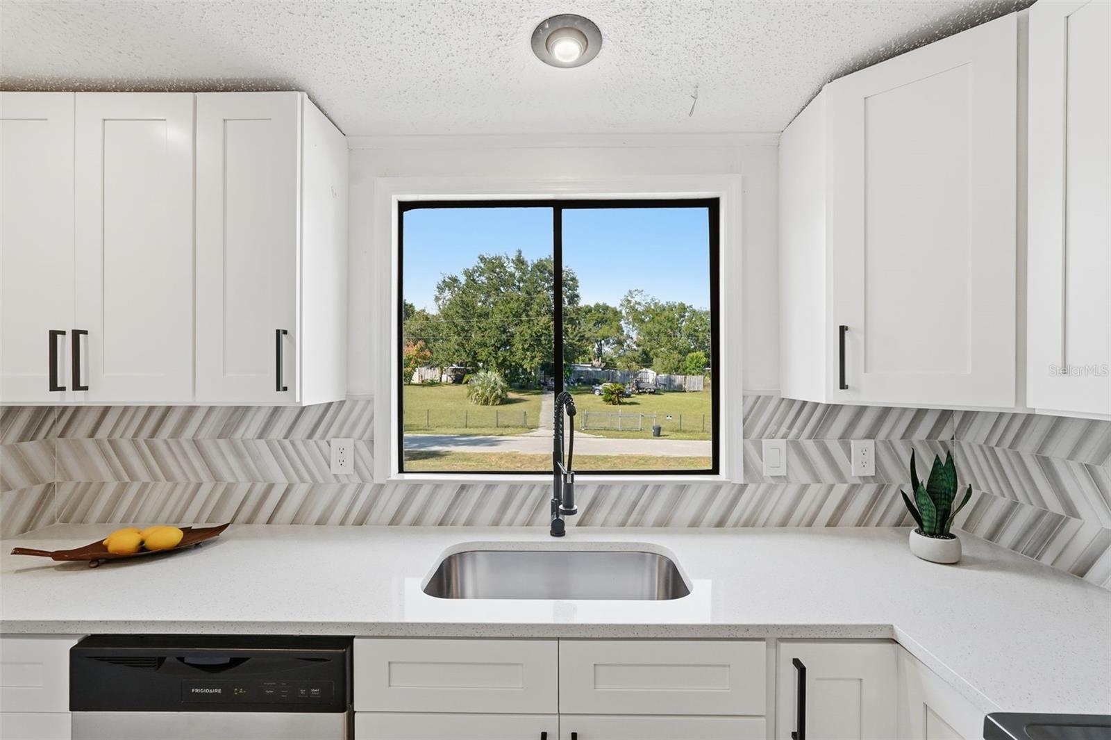 Image 6 of 46 For 9744 Silverbend Drive